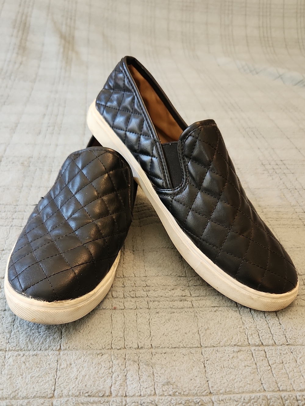Slip-On Quilted Black Women's Comfort Cushioned Sneakers, 11
